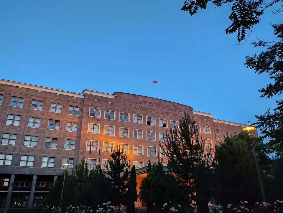 Ankara Üniversitesi Dil ve Tarih-Coğrafya Fakültesi binasının cephesi