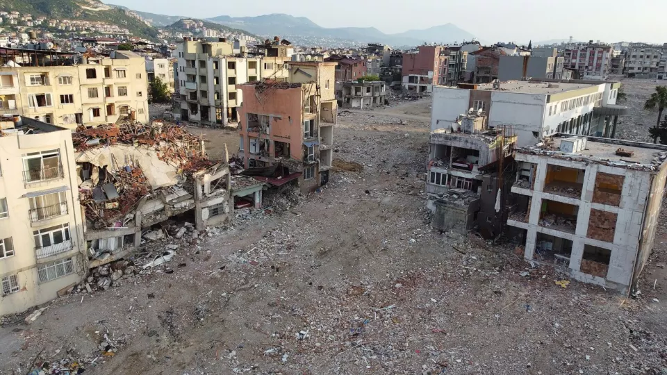 6 Şubat depremlerinden sonra yıkılmış binalarıyla Antakya