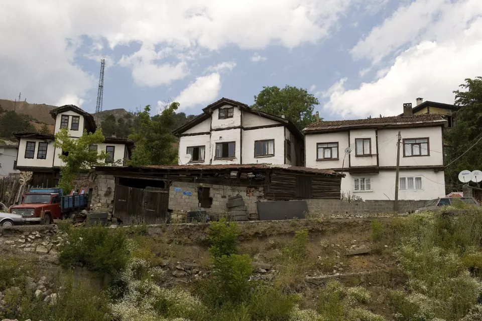 Ormanlık tepeler arasında Küre ilçesi