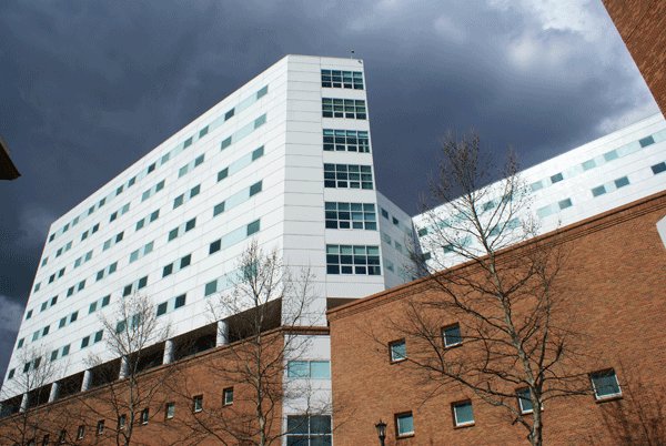 Virginia Üniversitesi Tıp Merkezi binası